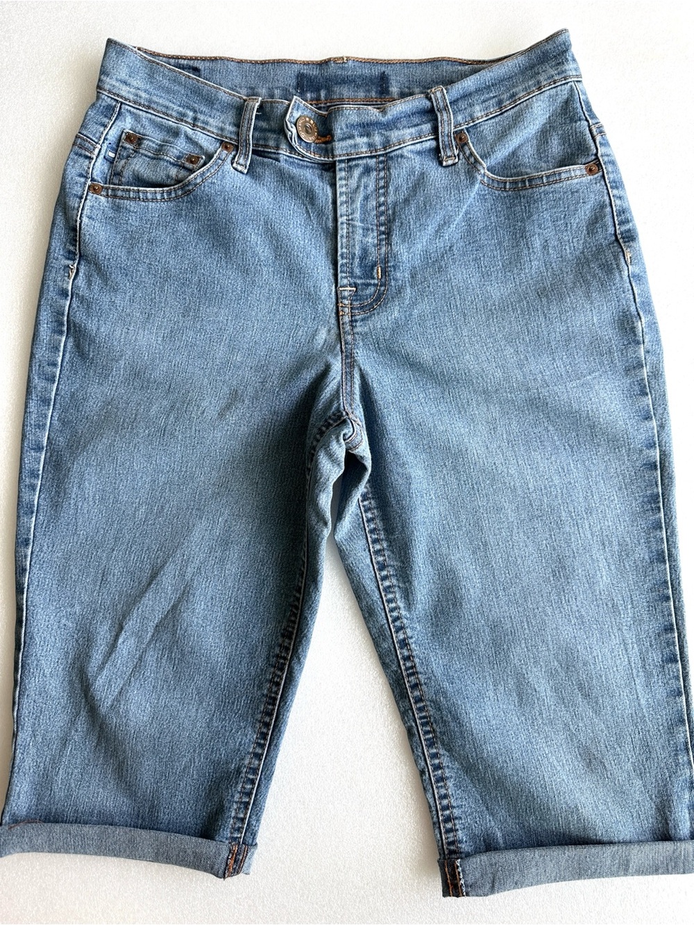 Cuffed Light Blue Denim Cropped Jeans for Women